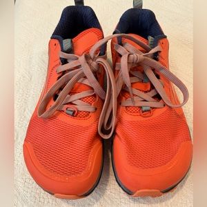 Altra Timp 3, Coral and Navy, 7.5, excellent condition